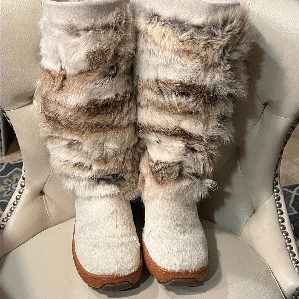 Stylish Women's Winter Boots with Real Fur Trim SIZE 8 39 - Picture 4 of 6